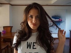 Video Pevita Merem Melek Gunting Kartu Kreditnya