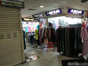 Pasar Tanah Abang Sepi, Omzet Pedagang Turun Hingga 75%