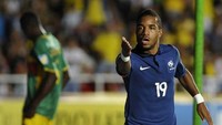 Bakat Alexandre Lacazette sudah tercium sejak usia muda. Sejak tahun 2007, dia selalu menjadi anggota skuat timnas, mulai dari tim U-16. Usai itu, Lacazette selalu dipercaya masuk timnas U-17, U-18, U-19, U-20, U-21, dan tim senior Prancis. (Foto: AFP PHOTO / LUIS ROBAYO)