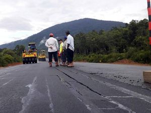 Jokowi Gencar Bangun Jalan di Perbatasan, Begini Progresnya