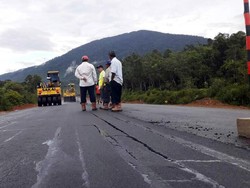 Jokowi Gencar Bangun Jalan di Perbatasan, Begini Progresnya