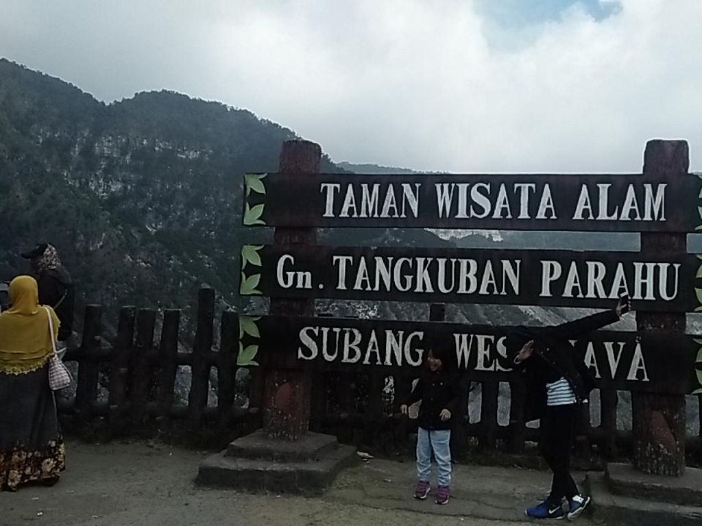 Terdampak Hujan Abu Vulkanik Tangkuban Perahu? Ikuti Saran Berikut Terdampak Hujan Abu Vulkanik Tangkuban Perahu? Ikuti Saran Berikut