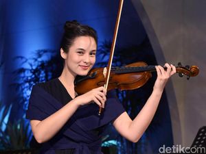 Main Biola, Chelsea Islan Cantik Banget!