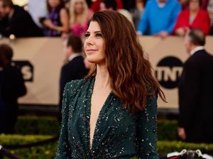 Marisa Tomei Berharap Ada Spin Off Aunt May dan Tony Stark