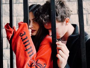 Momen Romantis Valerie Thomas dan Pacar Bulenya Momen Romantis Valerie Thomas dan Pacar Bulenya