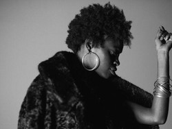 Kisah Semina, Si Ibu 3 Anak yang Jadi Penyanyi di Usia 44 Tahun