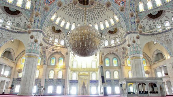 Foto: Masjid Termegah Turki Tempat Jokowi Salat