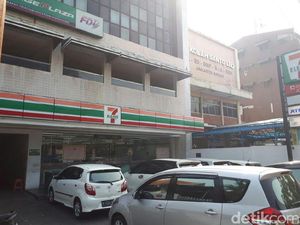 Induk 7-Eleven Tawarkan Aset Pribadi untuk Utang Bank Mandiri Induk 7-Eleven Tawarkan Aset Pribadi untuk Utang Bank Mandiri