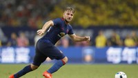 Luke Shaw mendapatkan kritik soal berat badan dari manajer Manchester United sebelum Jose Mourinho, Louis van Gaal. Bek 21 tahun itu harus menambah menu latihan sendiri di musim panas 2014. (Foto: Lintao Zhang/Getty Images)
