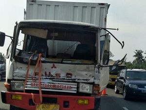 Kecelakaan Truk, Lalin Tol Jakarta-Cikampek Macet 7 Km