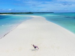 Ini Pantai di Indonesia yang Pasirnya Memanjang 2 Kilometer