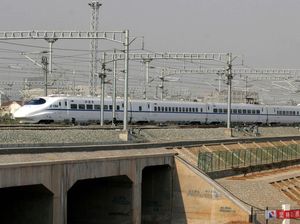 Ada Kereta Kencang JKT-SBY, 100 Lintasan Sebidang Dihilangkan