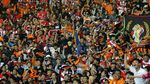 The Jakmania Bakar Semangat Para Pemain Macan Kemayoran