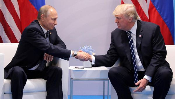 Pertemuan Perdana Vladimir Putin dan Donald Trump
