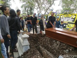 Ibu Wiji Thukul Wafat, Pemakaman Dilaksanakan di Solo