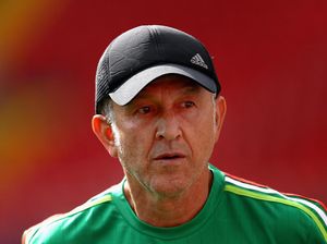 Pelatih Timnas Meksiko Diskors Enam Laga oleh FIFA