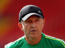 Pelatih Timnas Meksiko Diskors Enam Laga oleh FIFA