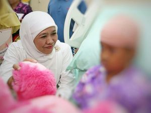 Khofifah di Pilgub Jatim: Dijegal PKB, Dilirik Gerindra