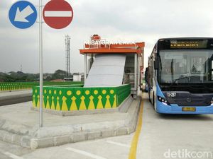 Menjajal Busway Layang Ciledug-Tendean yang Bakal Beroperasi 17 Agustus