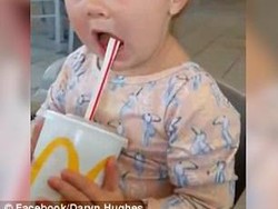 Gemas! Ini Ekspresi Balita yang Pertama Kali Cicip Minuman Bersoda