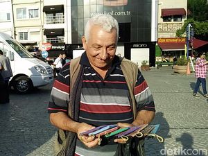 Bertemu Kakek Maveen, Penjual Dompet yang Bisa 7 Bahasa di Turki Bertemu Kakek Maveen, Penjual Dompet yang Bisa 7 Bahasa di Turki