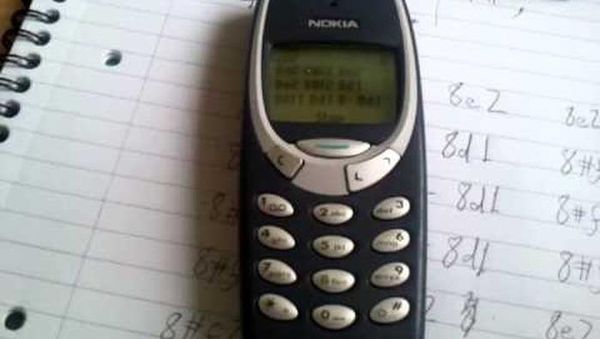 Kebiasaan yang Hanya Dipahami Pengguna Ponsel Jadul