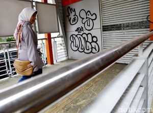 Belum Dibuka, Halte TransJakarta Jadi Korban Vandalisme