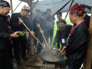 Sarat Sejarah, Sego Lemeng dan Kopi Uthek Khas Banyuwangi