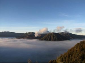 Eksotika Bromo Buat Wisman Kagum Sebelum Yadnya Kasada Digelar