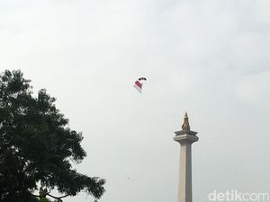 HUT Bhayangkara, Polisi Bersenjata Kelilingi Monas