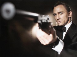 Ditinggal Sutradara, James Bond 25 Dikabarkan Mundur Dirilis