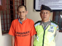 Tagih Bonus sambil Bawa Golok, Sopir Taksi Online ini Diamankan