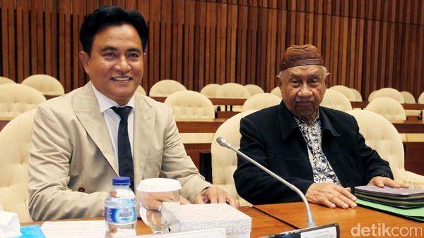Yusril dan Pansus Angket Rapat Bahas Posisi KPK