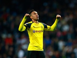 Hitzfeld: Aubameyang Tidak Tergantikan di Dortmund