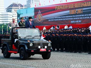 Jokowi Hadiri Upacara HUT Bhayangkara