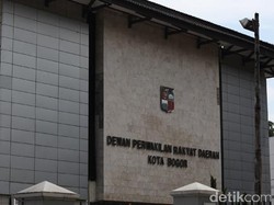 Saat Ketua DPRD Bogor Berseragam Ormas Bikin Geger Paripurna