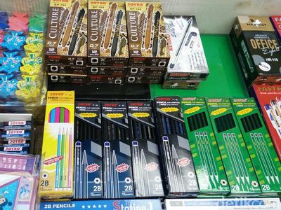 Alat Tulis Asal China di Pasar Asemka