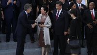 Foto: Ibu Negara China Saingi Gaya Stylish Melania Trump di KTT G20