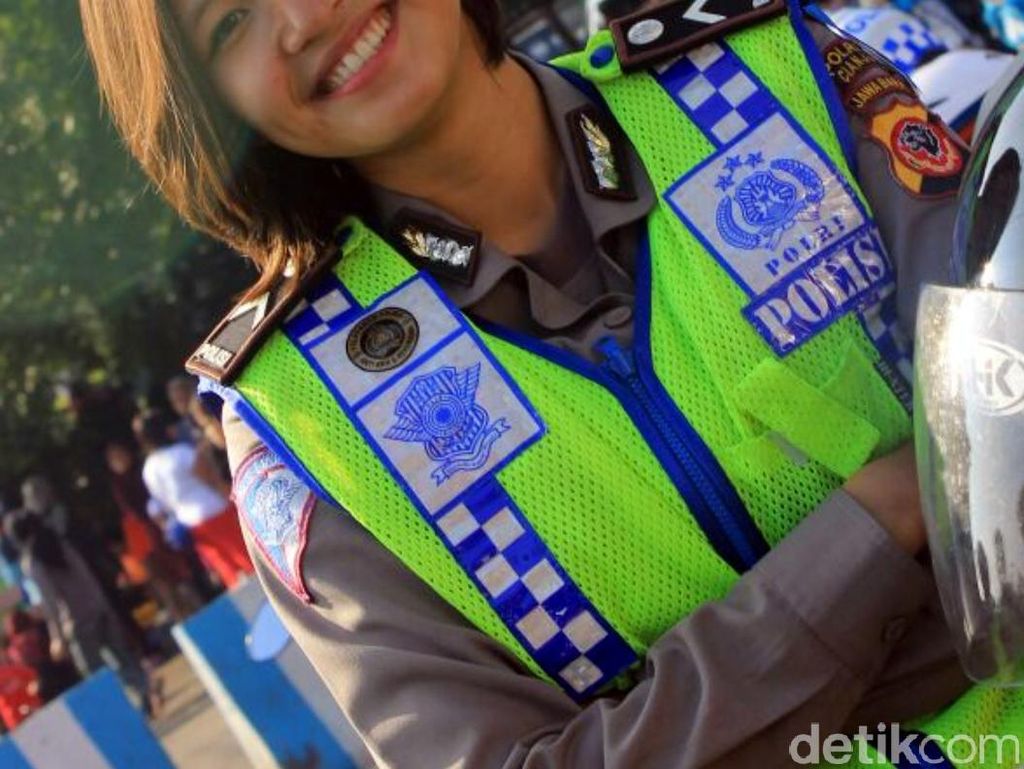 Ciat! Begini Aksi Silat Polwan Polres Cianjur Ciat! Begini Aksi Silat Polwan Polres Cianjur