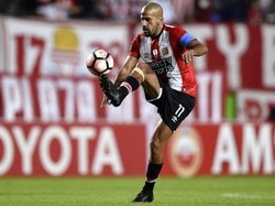 Juan Sebastian Veron pernah memutuskan gantung sepatu di tahun 2014. Dia kembali bermain untuk Estudiantes, sebagai janjinya pada para suporter karena membeli 65% dari box VIP. (Eitan Abramovich)