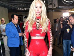 Iggy Azalea Pamer Bokong Lewat Celana Jaring