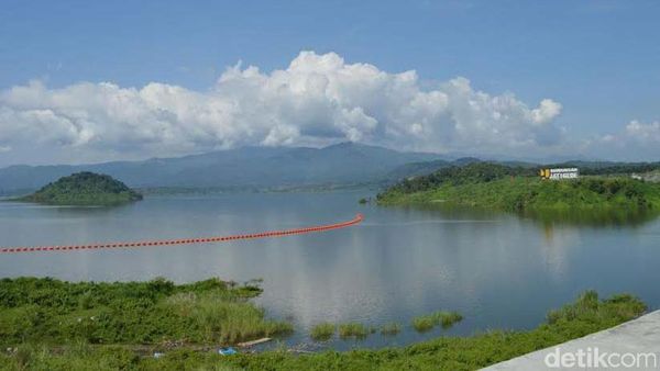 Setelah Digenangi, Waduk Jatigede Seperti Raja Ampat