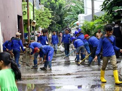 Pasukan Biru Menanti Upah Sesuai UMP DKI 2022