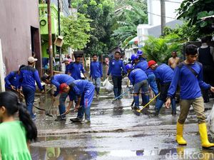 DKI Alihkan Rp 400 M demi Upah Pasukan Biru dan PJLP Sesuai UMP DKI Alihkan Rp 400 M demi Upah Pasukan Biru dan PJLP Sesuai UMP
