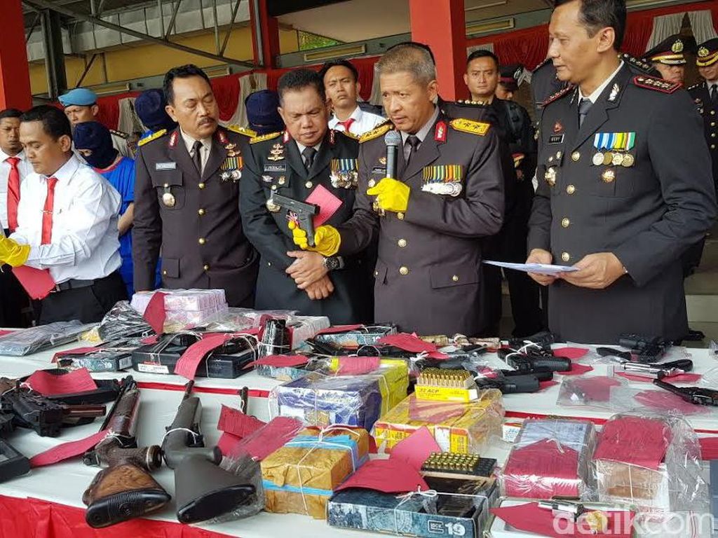 Polda Jateng Sita 18 Senpi dan 28 Airsoft Gun dari Jaringan Online