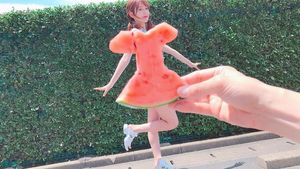 Sedang Tren! Foto dengan Gaun Semangka di Media Sosial!