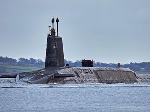 Seram, Kapal Selam Nuklir Andalan Inggris Nyaris Karam