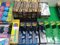 Pilih Mana, Pulpen China Rp 8.000/Lusin atau Lokal Rp 12.000?