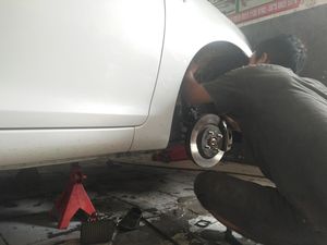 Apa Untungnya Buka Bengkel Kaki-Kaki Mobil?