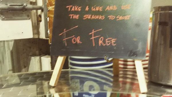 Jadi Tren, Orang-orang Menghirup Bubuk Cokelat Lewat Hidung